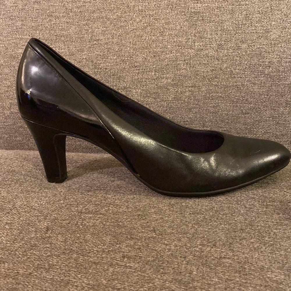 Clarks Artisan Black Leather 2” Heels Womens Size 9.5 - Picture 5 of 13